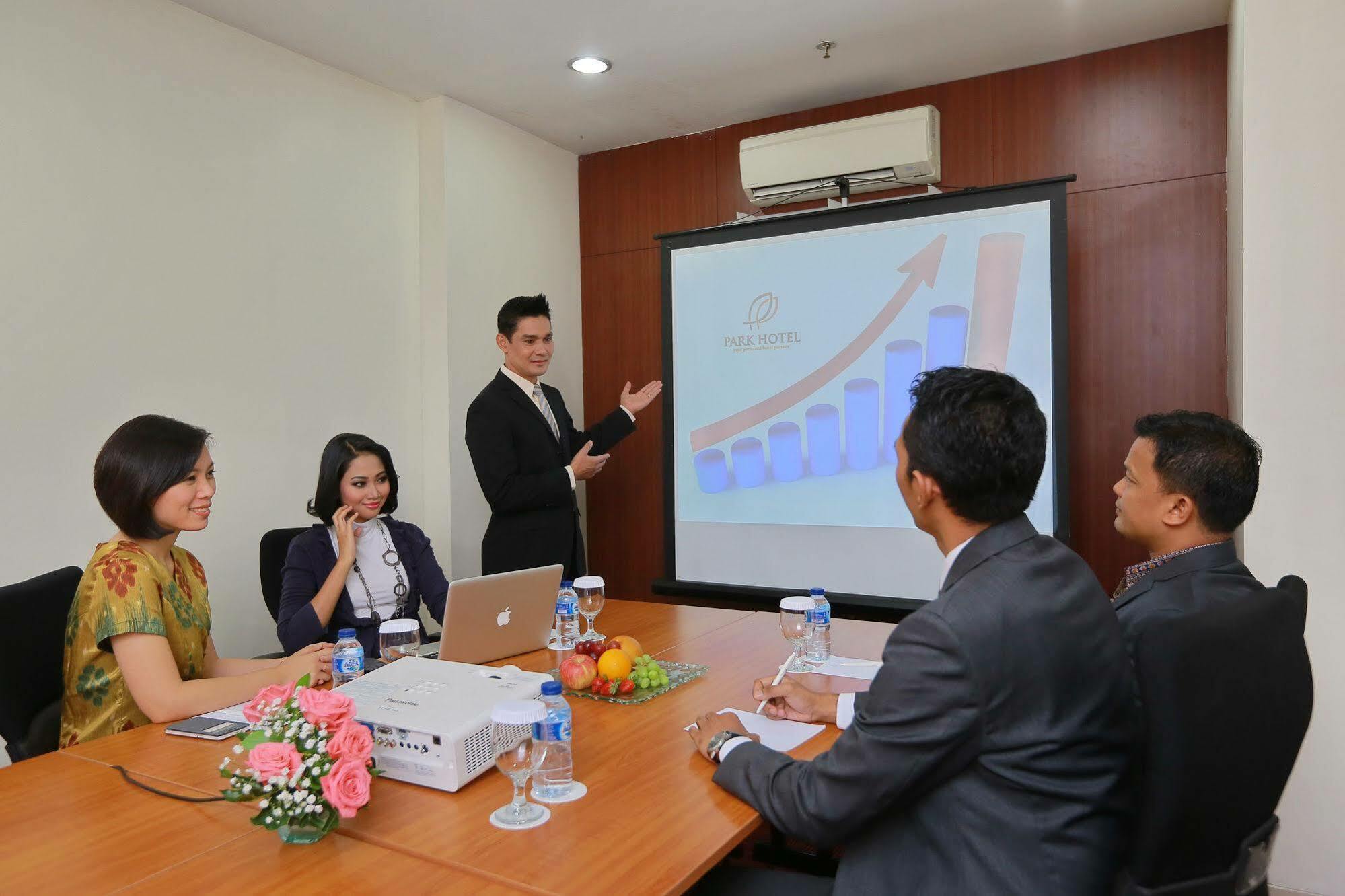 Park Hotel Cawang Jakarta Ngoại thất bức ảnh